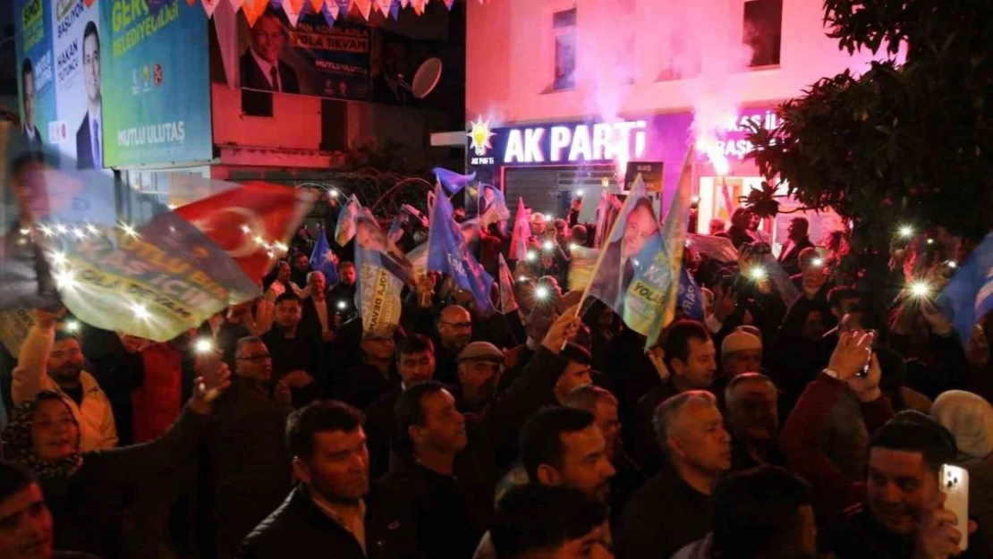 AK Parti Kaş Belediye Başkan adayı Mutlu Ulutaş törenle karşılandı