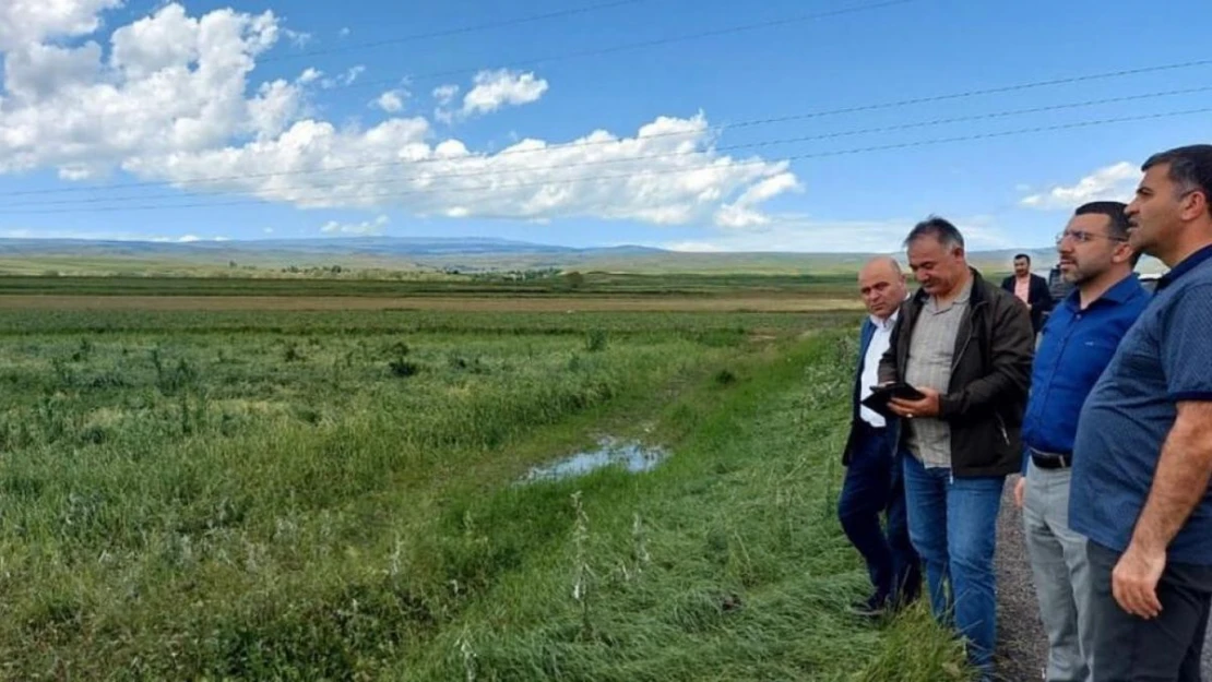 AK Parti milletvekili Çalkın, doludan zarar gören Akyaka'da