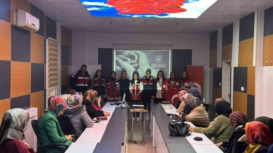 Akdağmadeni'nde anne ve anne adayları bilgilendirildi