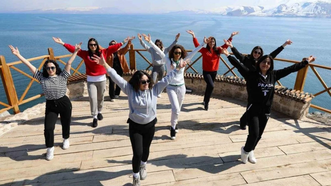 Akdamar Adası'nda zumba, pilates ve yoga etkinliği