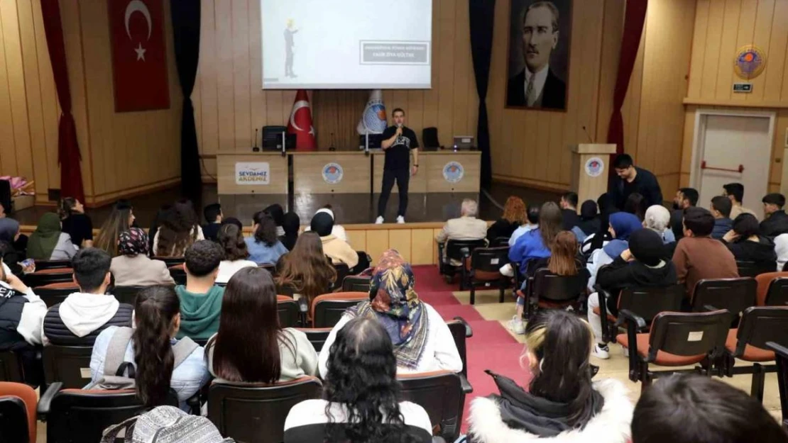 Akdeniz'de öğrencilere yönelik 'Meslek Tanıtım Günleri' programı düzenlendi