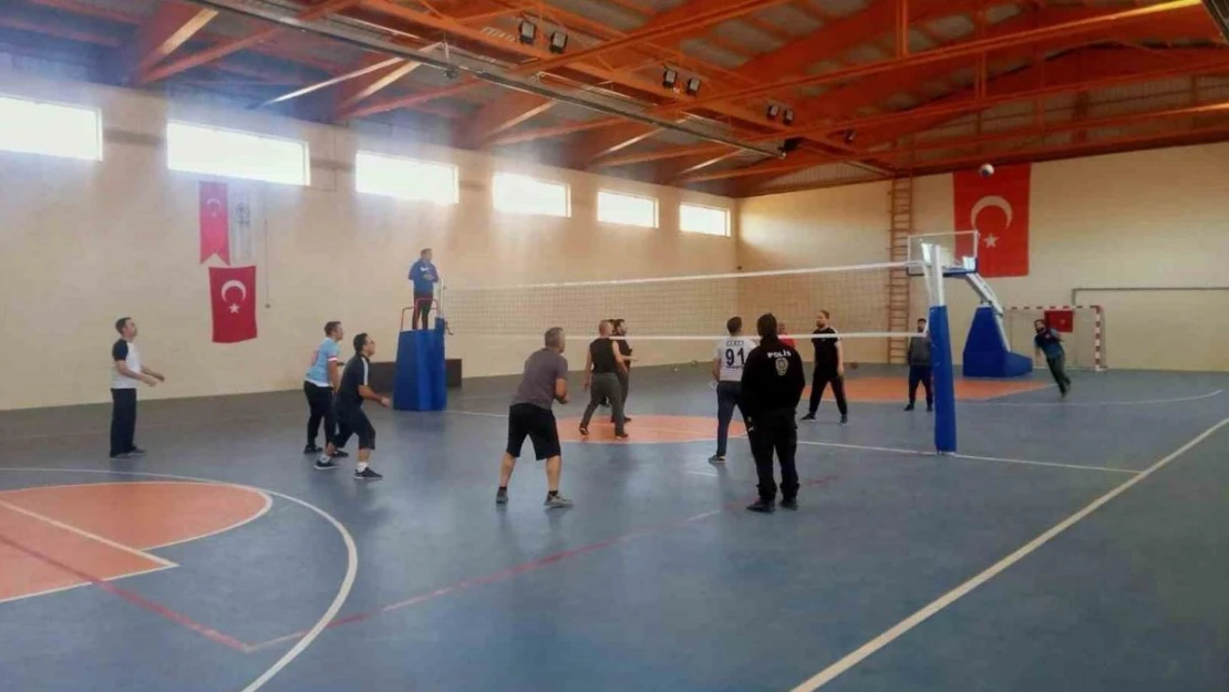 Akkışla'da voleybol heyecanı