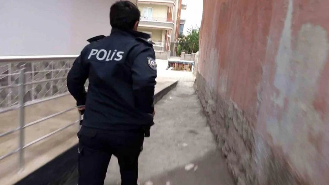 Aksaray'da nefes kesen polis hırsız kovalamacası