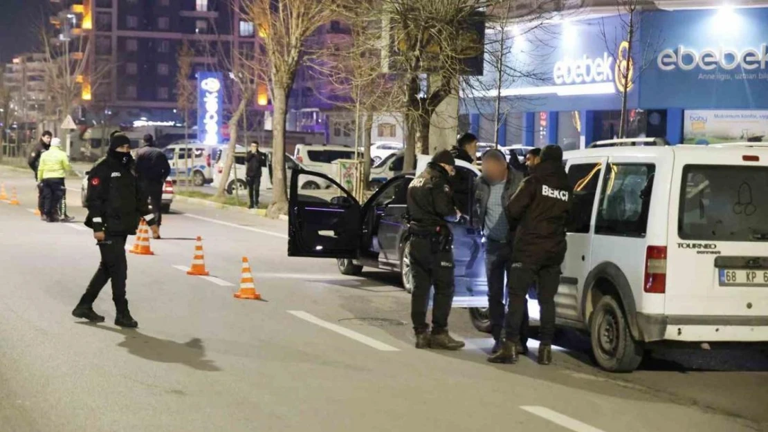 Aksaray polisinden şehir genelinde şok uygulama