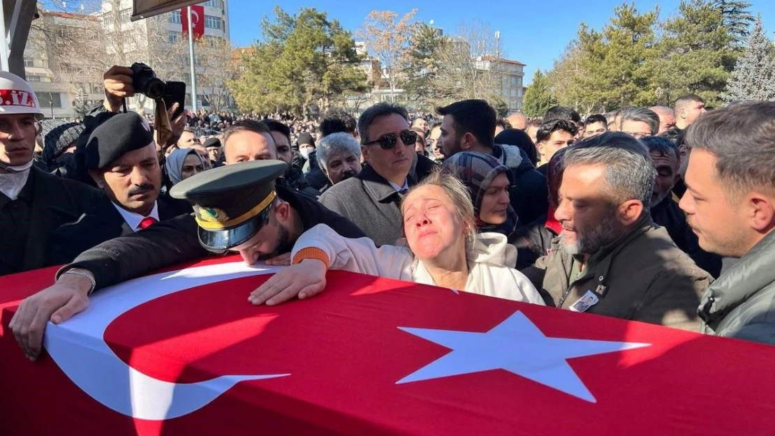 Aksaraylı şehit üsteğmen gözyaşlarıyla son yolculuğuna uğurlandı