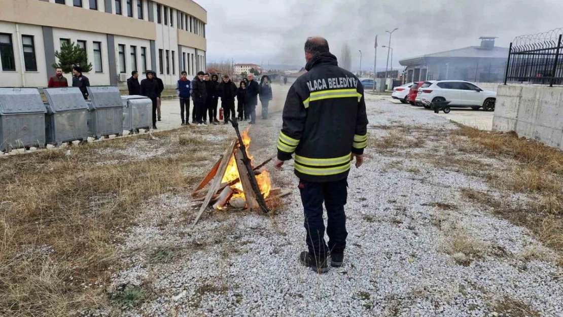 Alaca'da KYK'da yangın tatbikatı