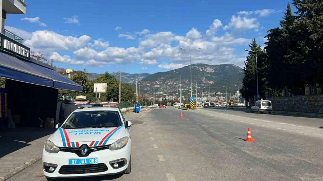 Alanya'da 14 araç trafikten men edildi