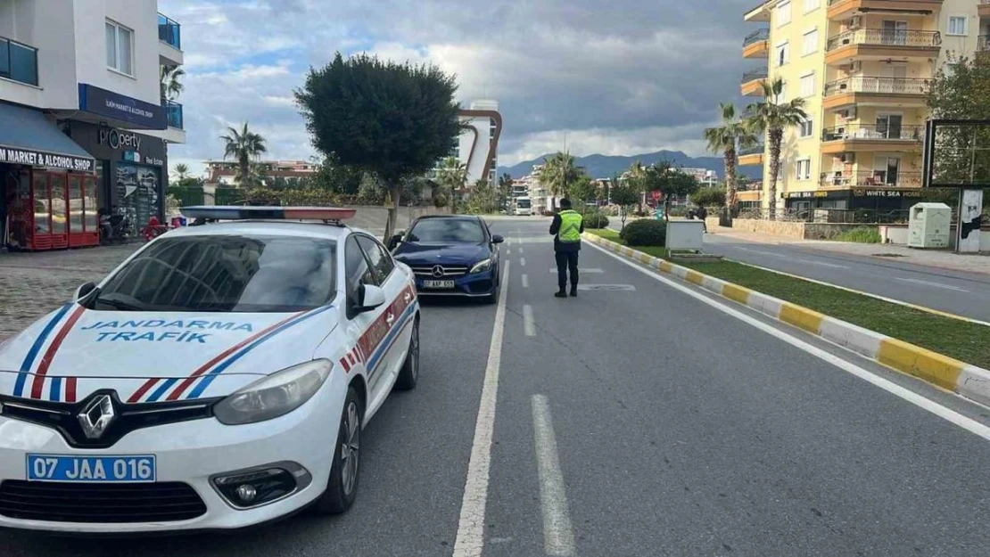 Alanya'da 6 araç trafikten men edildi