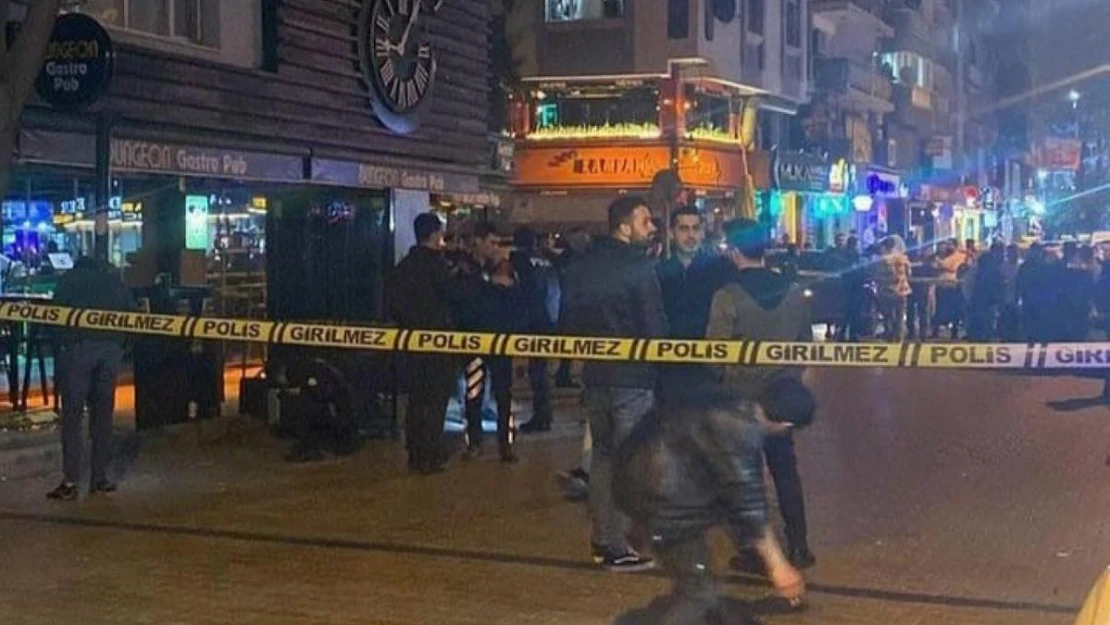 Alkol etkisiyle 'Neden baktın' diyerek kafasına sıkmış