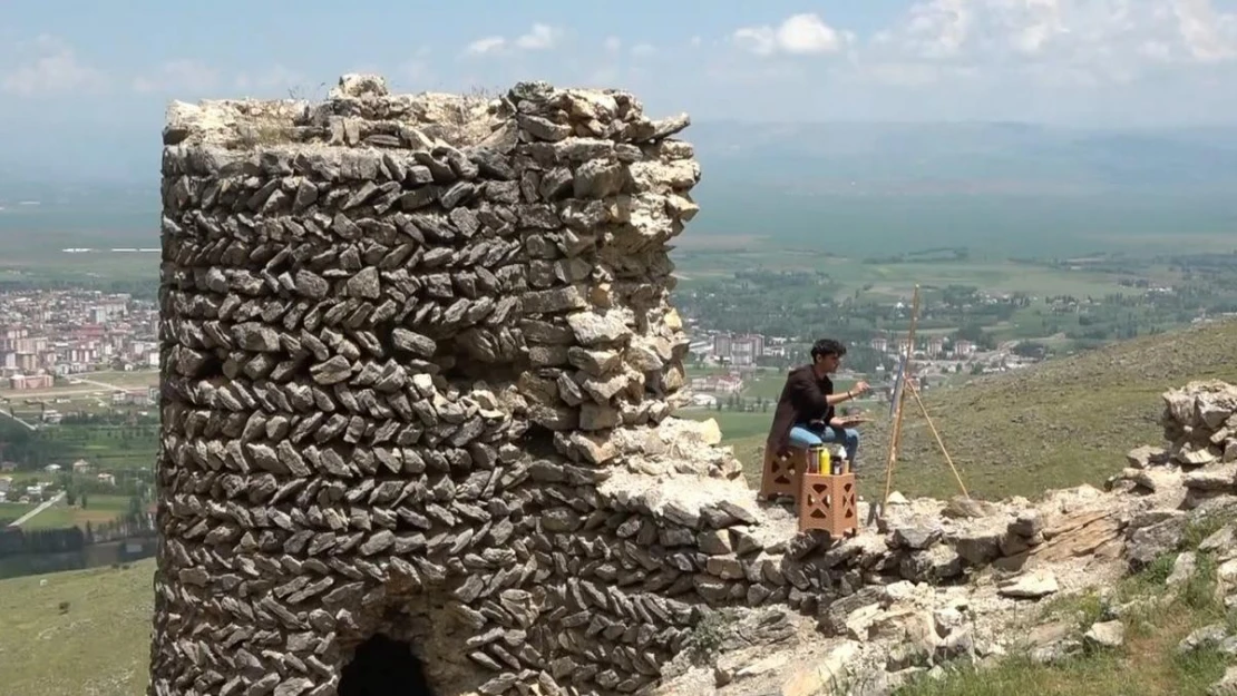 Alpaslan diyarının tarihi tuvallere işleniyor