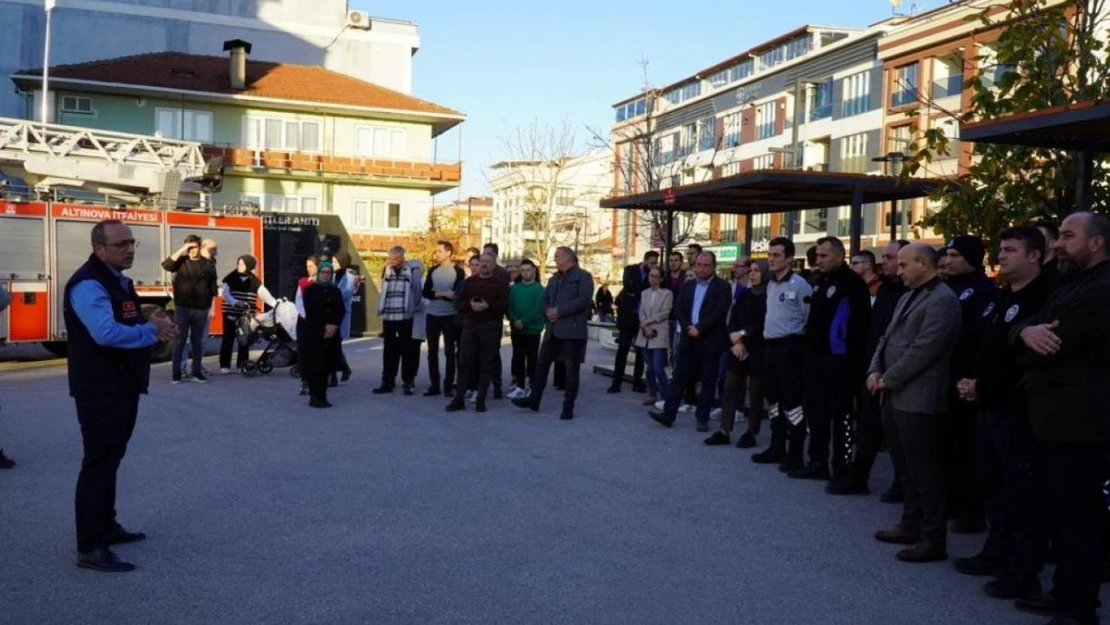 Altınova'da deprem ve yangın tatbikatı gerçeği aratmadı