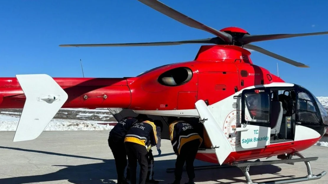 Ambulans helikopter hamile kadın için havalandı