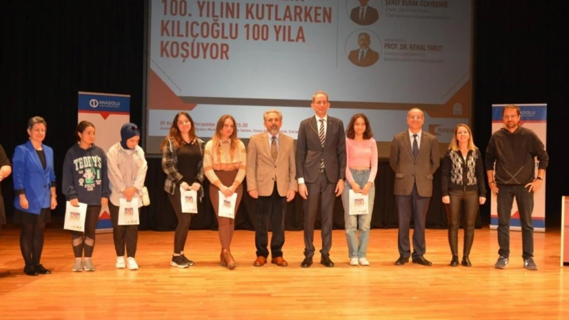 Anadolu Üniversitesi'nde 'Cumhuriyetimizin 100. Yılını Kutlarken Kılıçoğlu 100 Yıla Koşuyor' başlıklı söyleşi