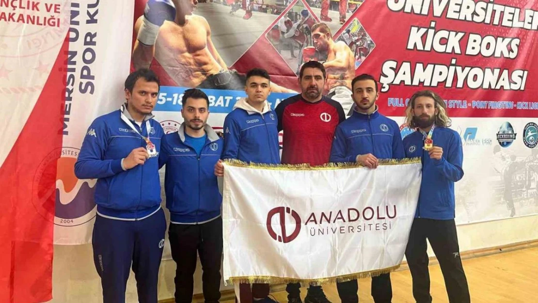 Anadolu Üniversitesi turnuvadan madalya ile döndü