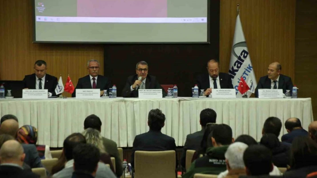 Ankara'da düzenlenen panelde lojistik sektörü ele alındı