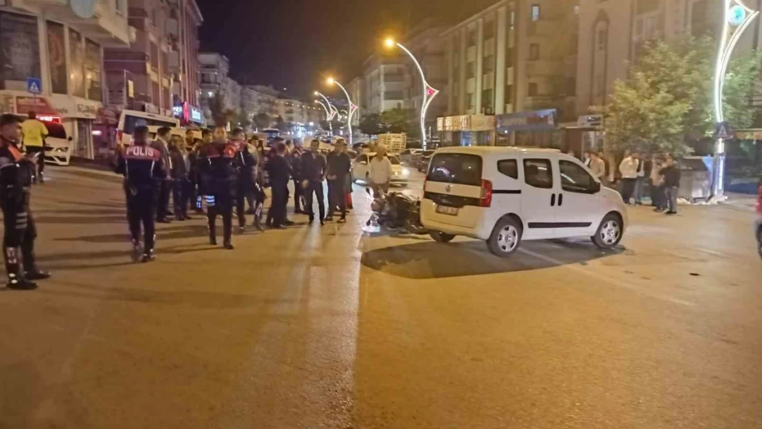 Ankara'da hafif ticari araç ile motosikletli polis ekipleri çarpıştı: 2 polis memuru yaralandı