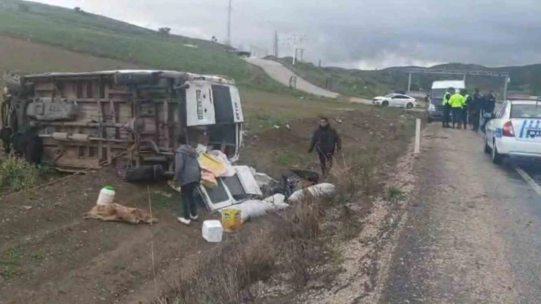 Ankara'da minibüs takla attı: 9 yaralı