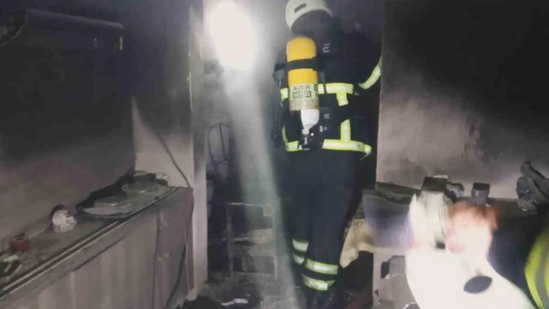 Antakya'da konteynerde çıkan yangın söndürüldü