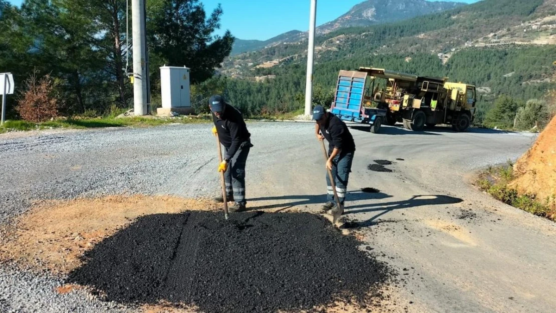 Antalya Büyükşehir ekiplerinden Alanya kırsalında yoğun mesai