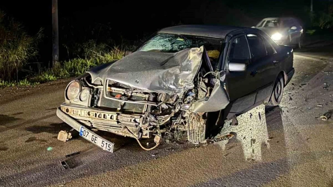 Antalya'da otomobil ile çarpışan motosikletin sürücüsü hayatını kaybetti