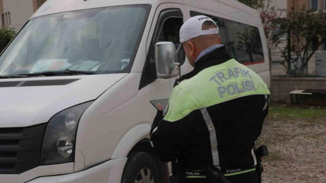 Antalya'da polislerden okul çevresinde sıkı denetim