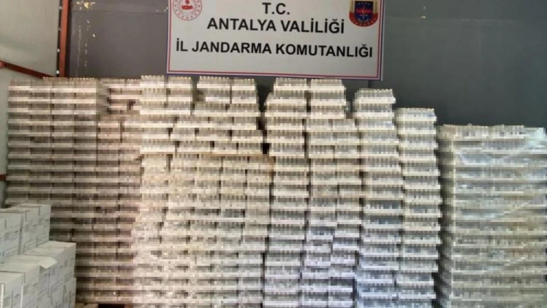 Antalya'da yılbaşı öncesi 2 bin 523 litre kaçak içki ele geçirildi