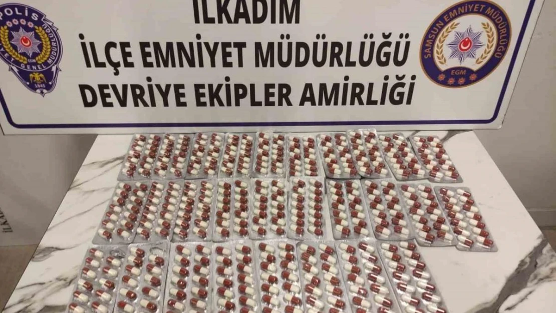 Araçtan atılan poşette uyuşturucu hap ele geçti