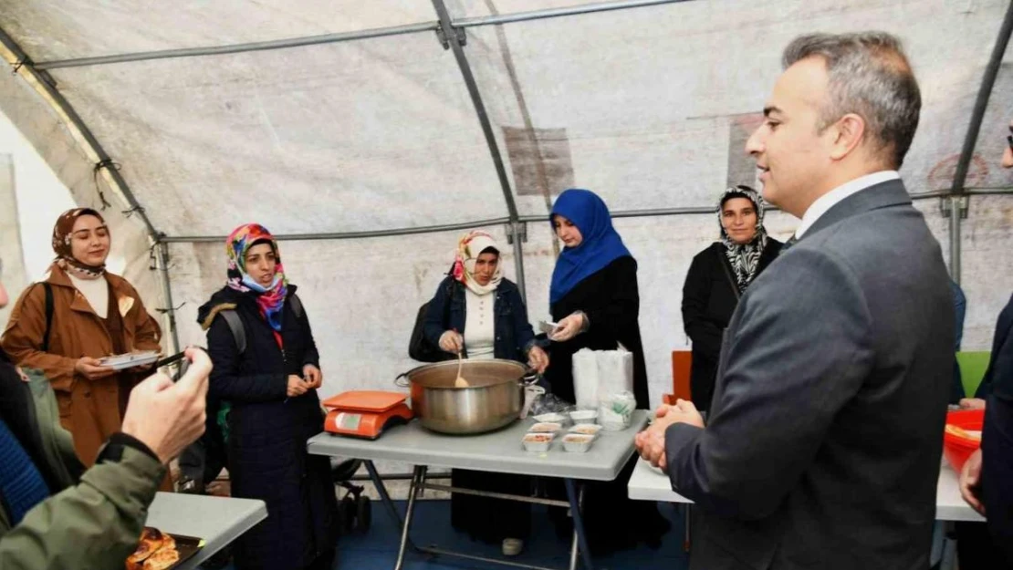 Ardahan'da Filistin'e destek çadırı kuruldu