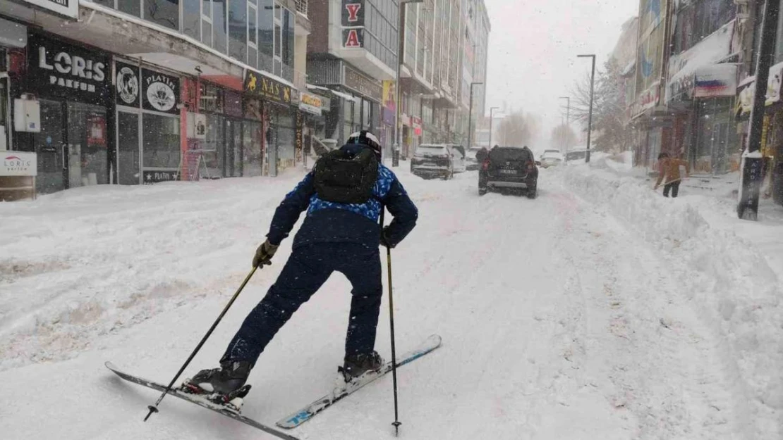 Ardahan'da sokakta kayak keyfi