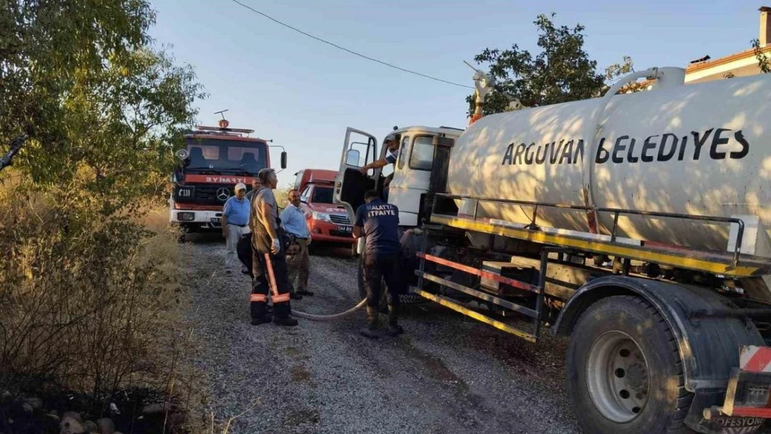 Arguvan'da anız yangını