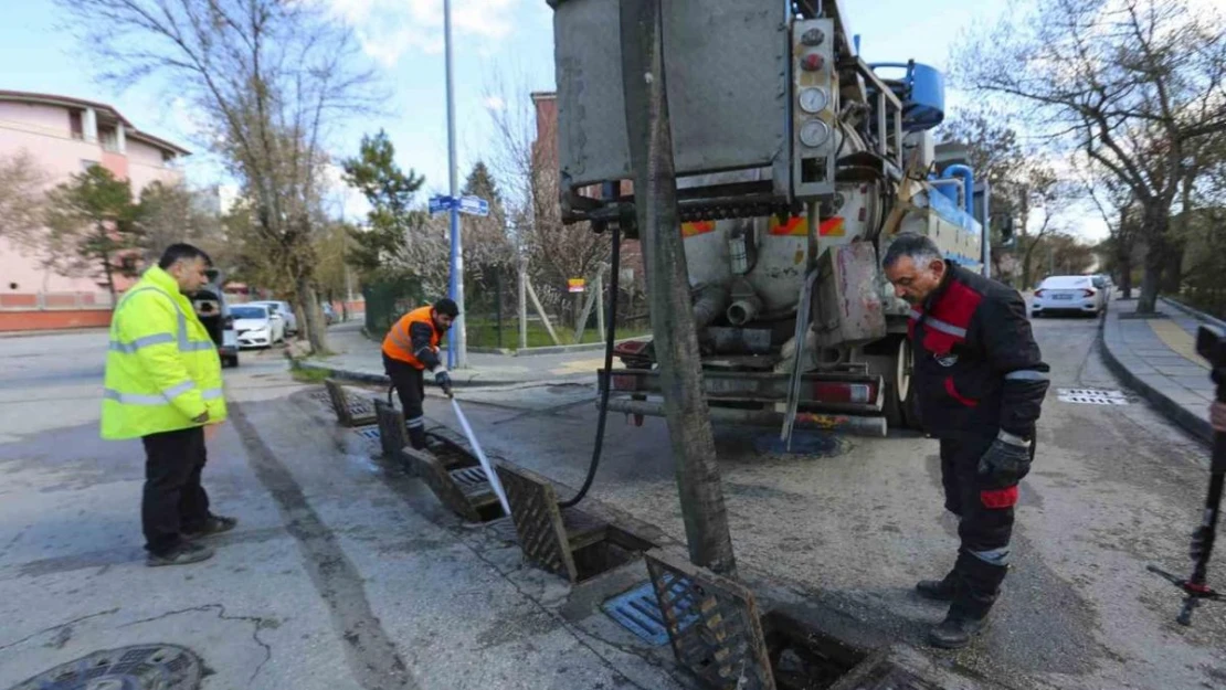 ASKİ'den Başkent genelinde kapsamlı ızgara temizliği