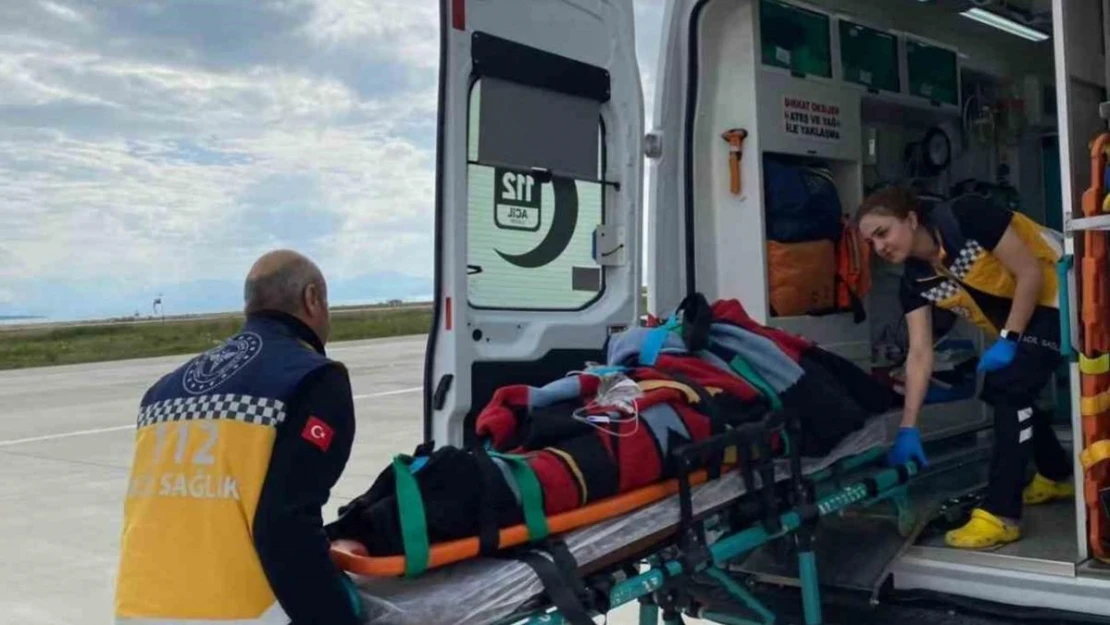 Attan düşen hasta helikopter ambulansla Van'a sevk edildi