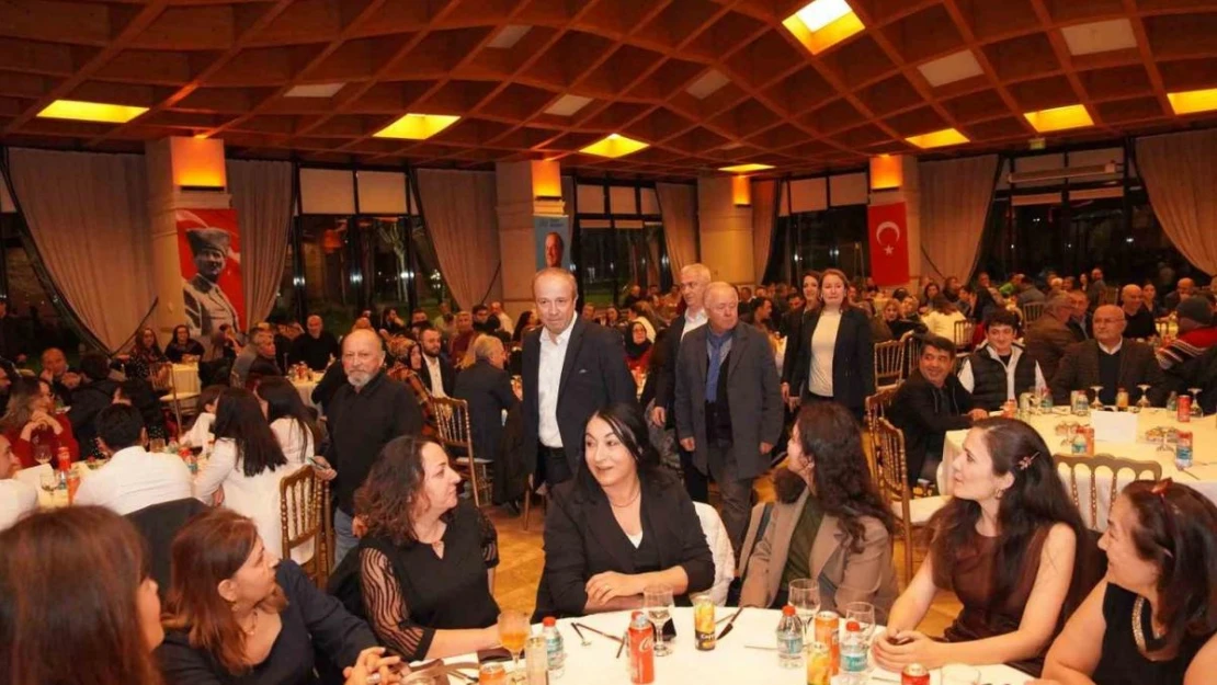 Avcılar Belediyesi çalışanları için yeni yıl öncesi yemek daveti düzenlendi