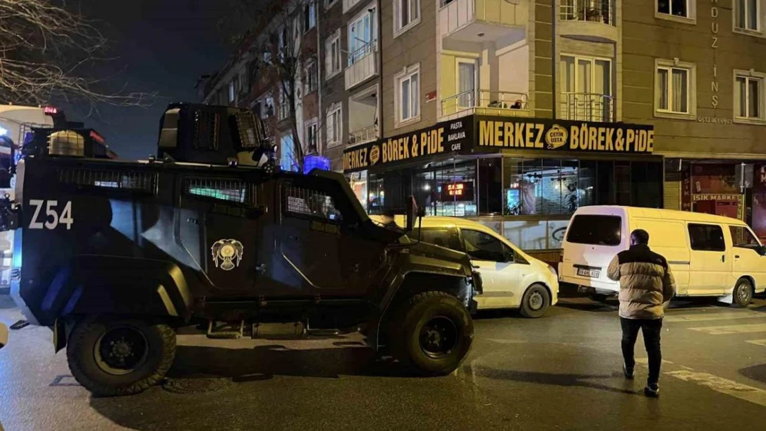 Avcılar'da şüpheli şahıslar, kontrol sırasında polise ateş açtı