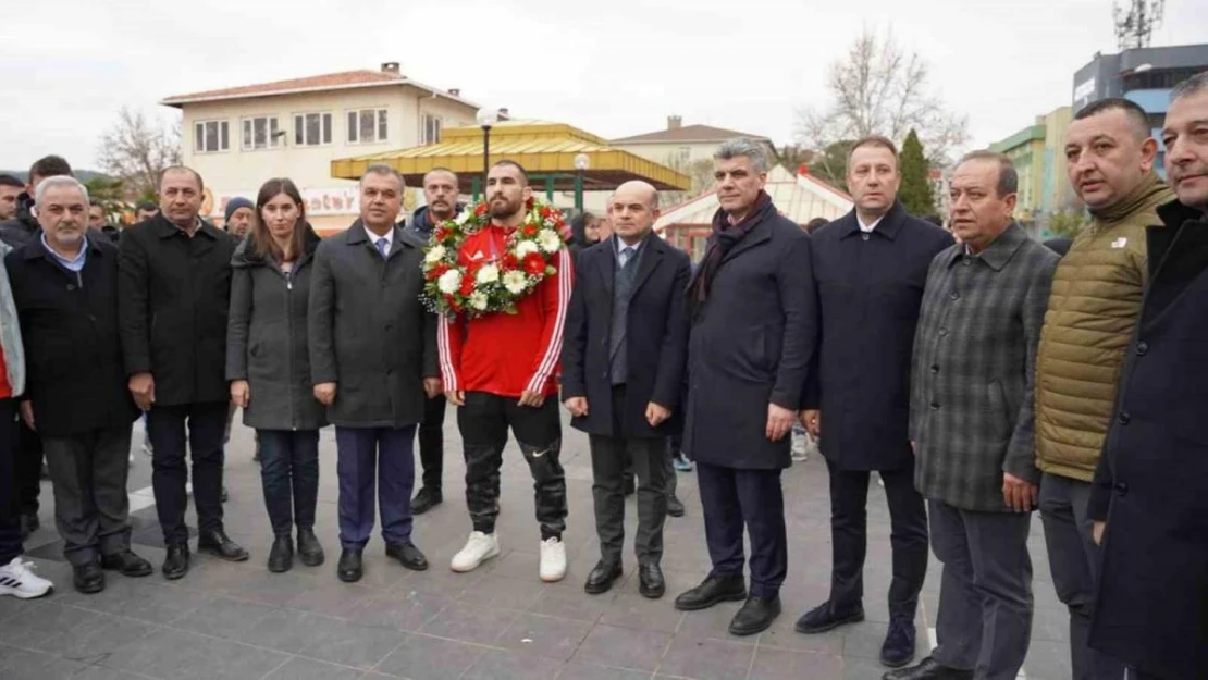 Avrupa Şampiyonu Güreşçi Feyzullah Aktürk'e Çan'da coşkulu karşılama