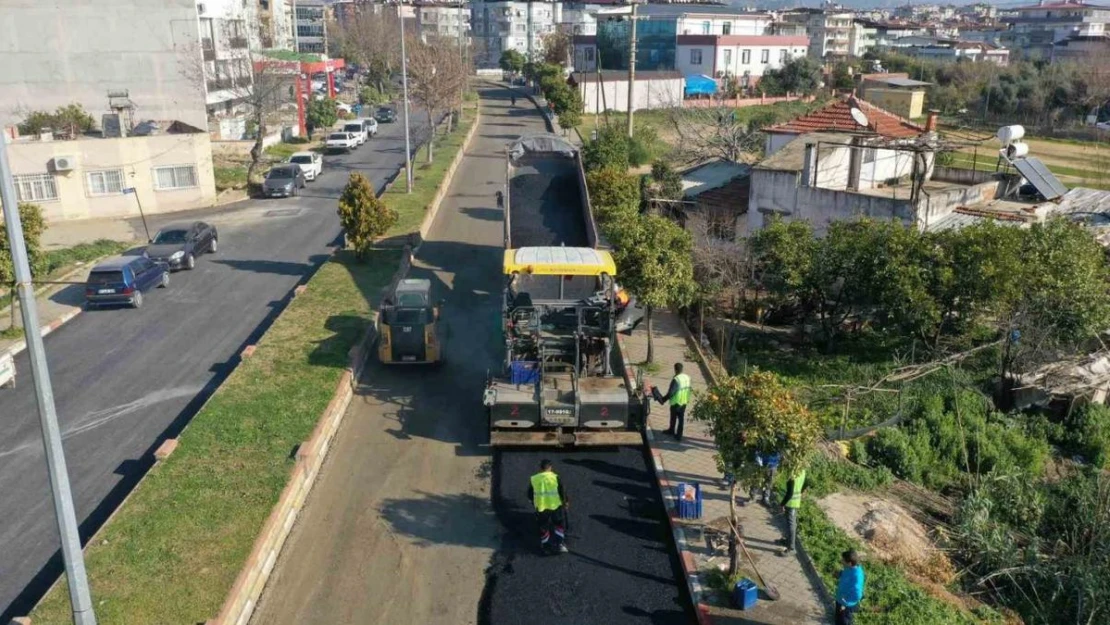 Aydın Büyükşehir Belediyesi yol yapım çalışmalarını sürdürüyor