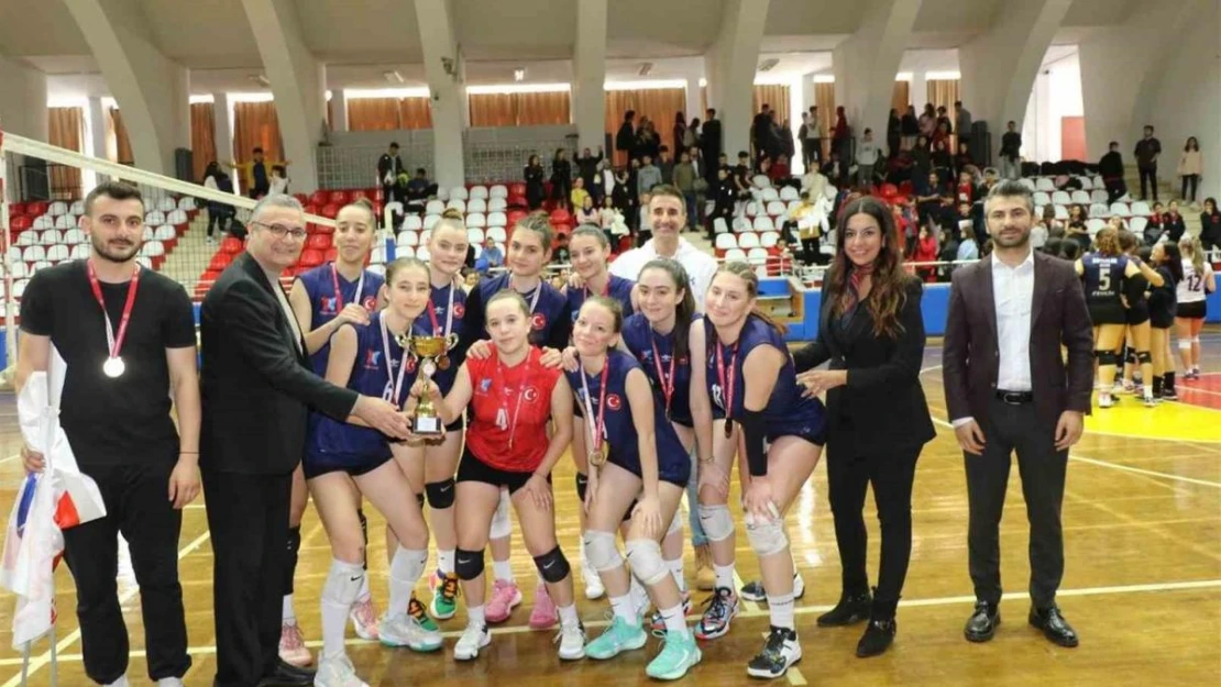 Aydın'da Okul Sporları Voleybol Turnuvası tamamlandı