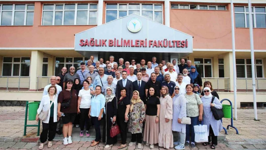 Aynı pozu 42 yıl sonra yeniden verdiler