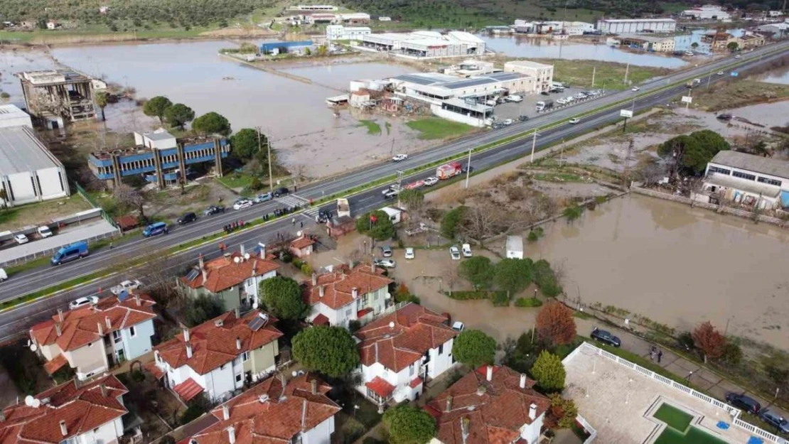 Ayvalık'ta yaşanan su baskınları dron ile görüntülendi