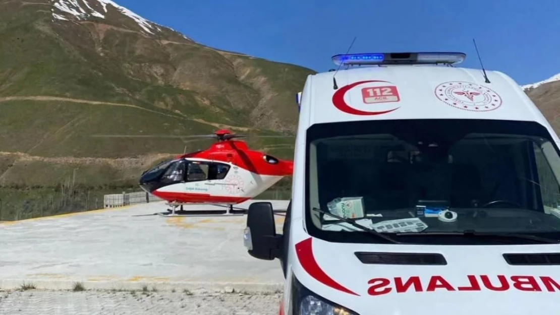 Bahçesaray'da iki hasta ambulans helikopterle hastaneye sevk edildi