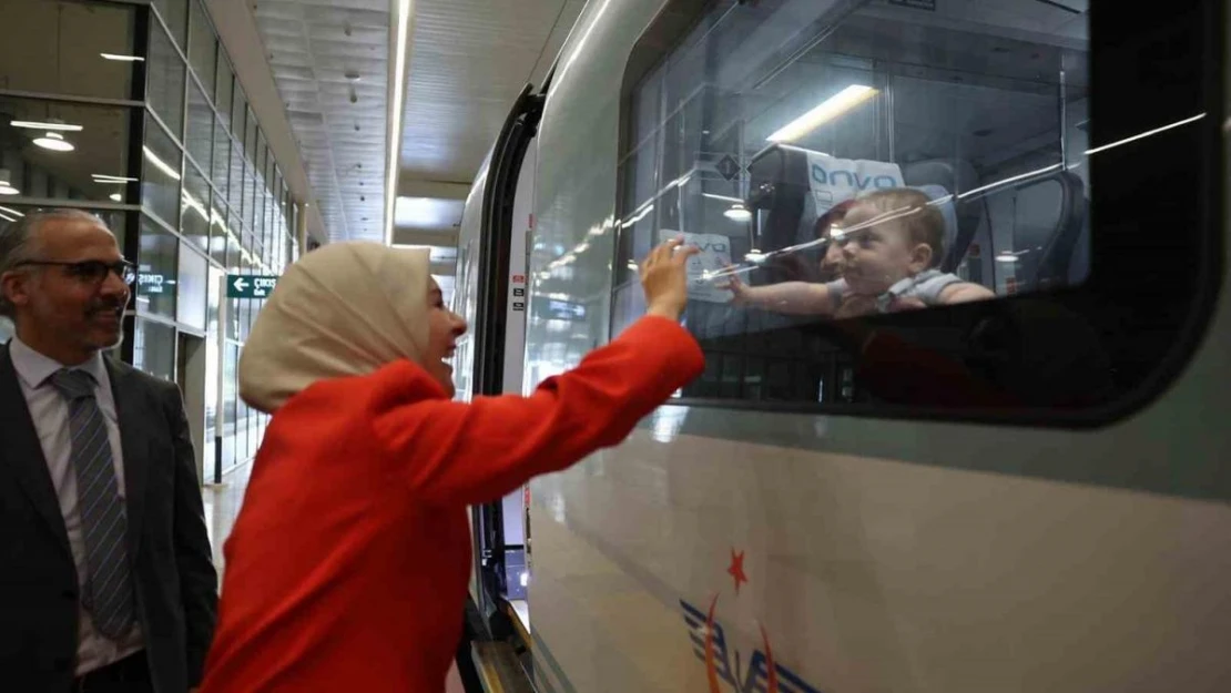 Bakan Göktaş çocukların yüksek hızlı tren isteklerini yerine getirdi