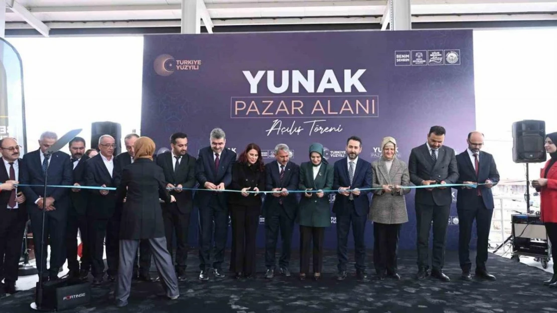 Bakan Göktaş, Konya Büyükşehir'in Yunak'a kazandırdığı kapalı pazar yerinin açılışını yaptı