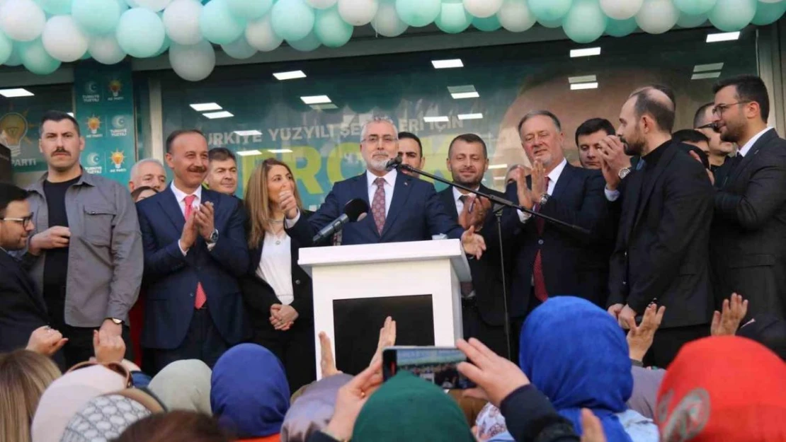 Bakan Işıkhan: 'Halkın rızkını teröre peşkeş çeken zihniyetlerden büyük projeler beklenemez'