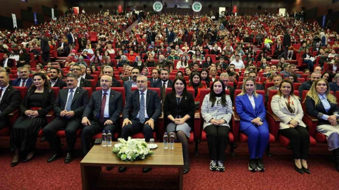 Bakan Işıkhan: 'Her kesimi 'istismar edilebilir' olarak gören CHP zihniyeti hiç değişmiyor'
