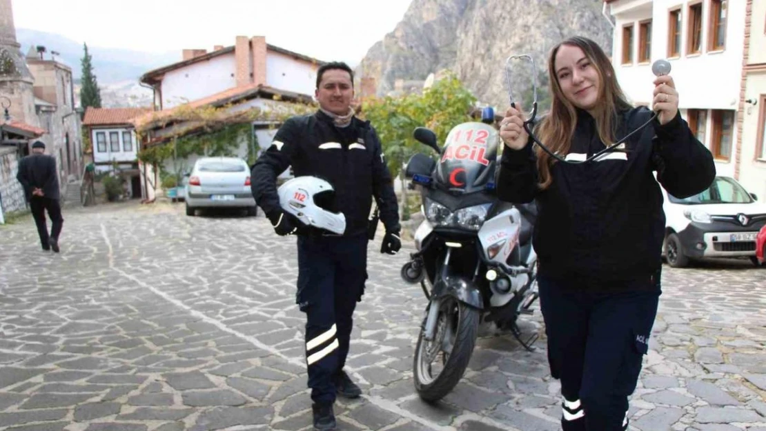 Bakan Koca görüntülerini paylaşmıştı, sağlık çalışanı çift motosiklet ambulansla hayat kurtarıyor