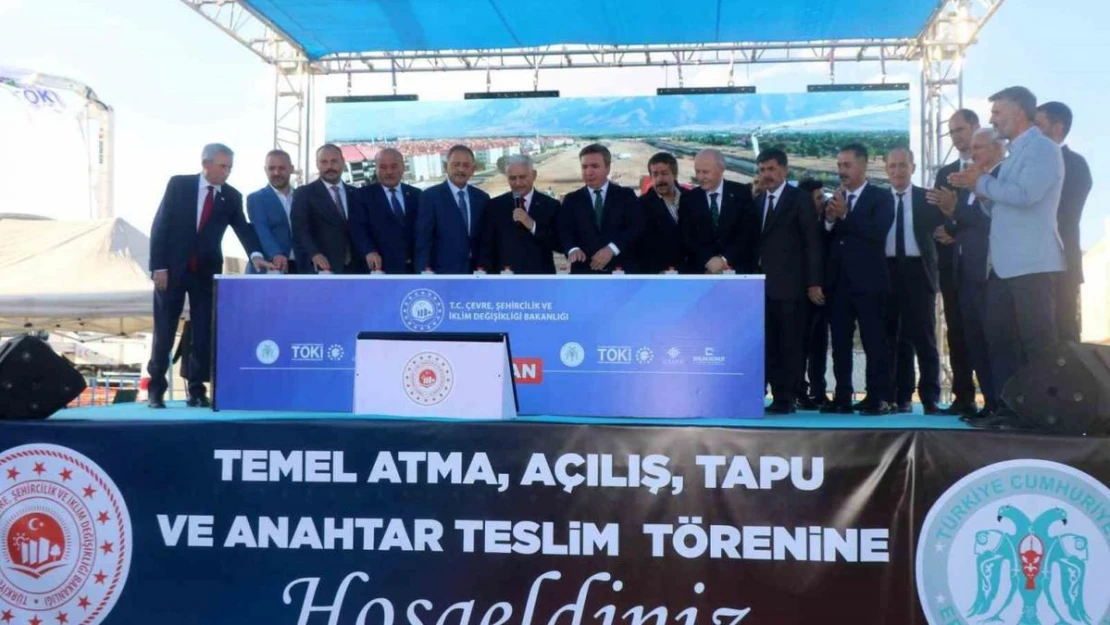 Bakan Özhaseki ve Yıldırım'ın katılımıyla Erzincan'da temel atma, açılış, tapu ve anahtar teslim töreni gerçekleşti