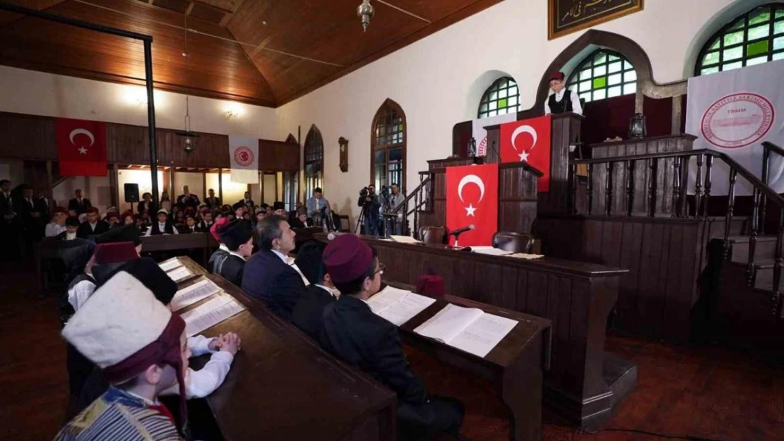 Bakan Tekin: 'Çocuklarımızın bu vatana sahip çıkmaları, en iyi şekilde yetişmeleri için çaba sarf ediyoruz'