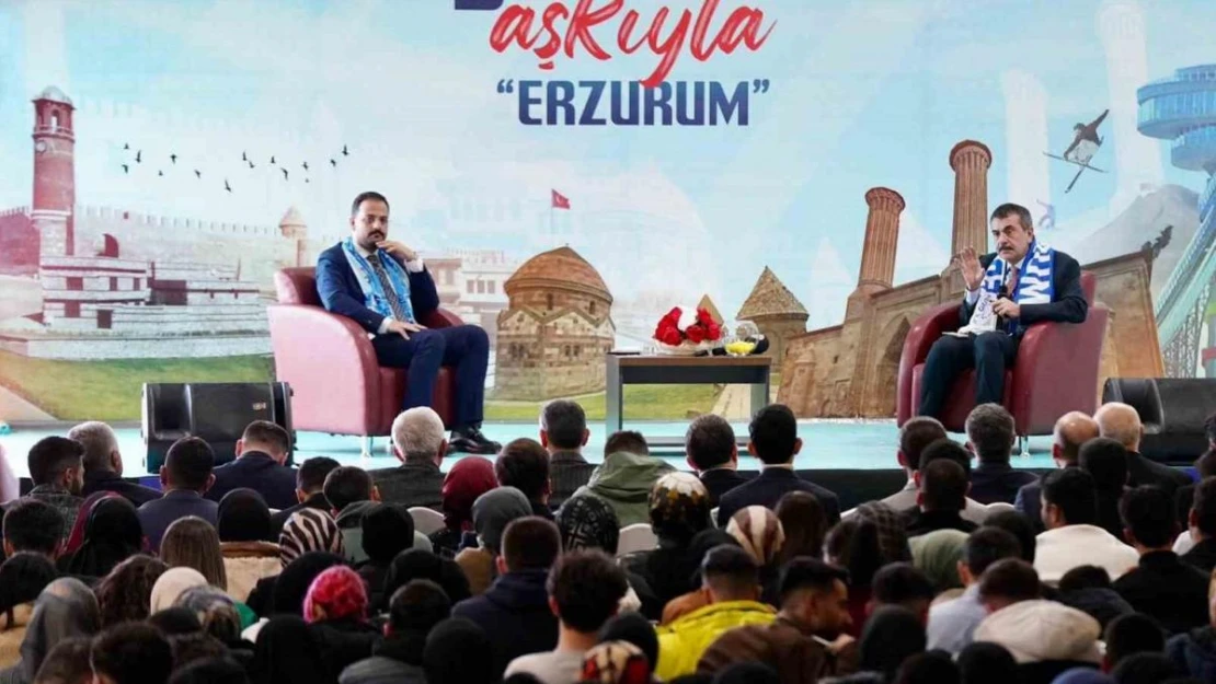 Bakan Tekin Erzurum'da gençlerle buluştu