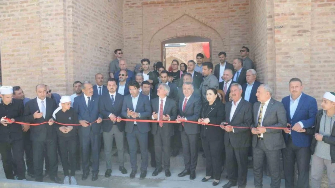 Bakan Yardımcısı Demircan, Cizre'de Ulu Cami ve Kırmızı Medrese'nin açılışını yaptı