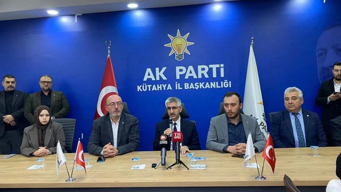 Bakan Yardımcısı Nazif Yılmaz, AK Parti Kütahya İl Başkanlığını ziyaret etti